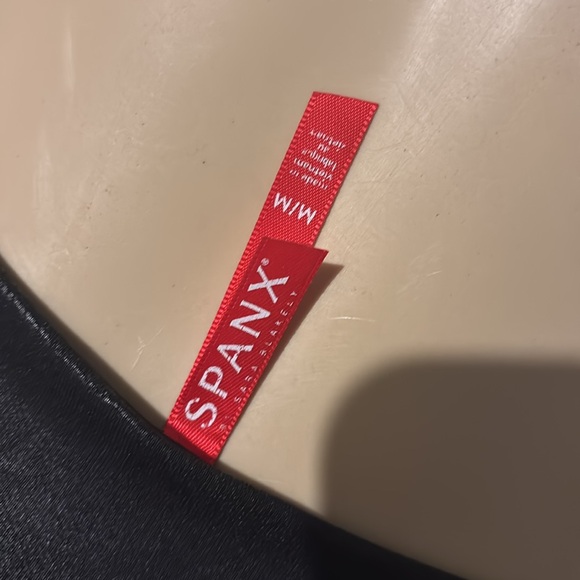 Spanx- Moto Faux Leather Leggings size M - Picture 8 of 9